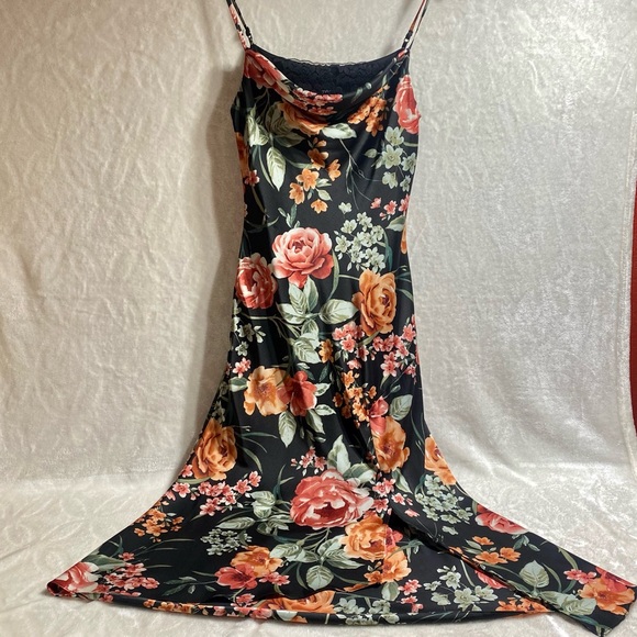 BY&BY Floral Womens Spaghetti Strap Lace and Slit Midi Dress Size Small Elegant - Picture 2 of 9